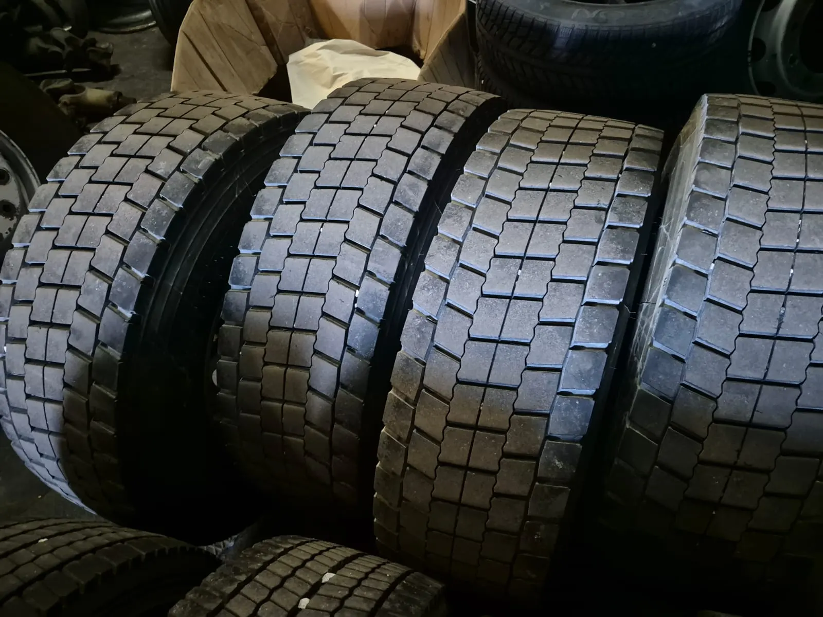 Pneus Blacklion 315/70 22.5
