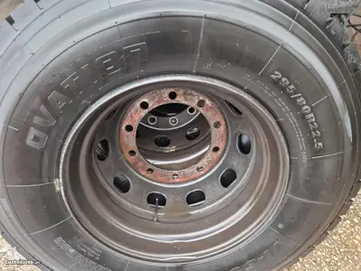 Pneus Ovation 295/80 R22.5