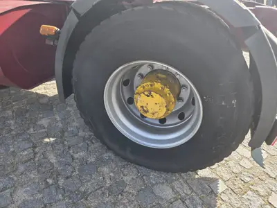 Renault AE Magnum 520
