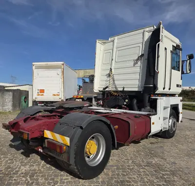 Renault AE Magnum 520